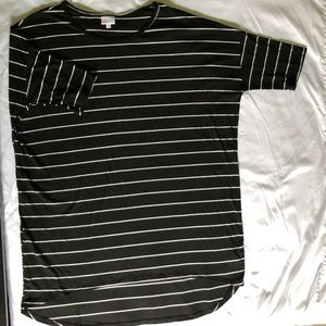 Women’s XL Lularoe black & white striped Irma